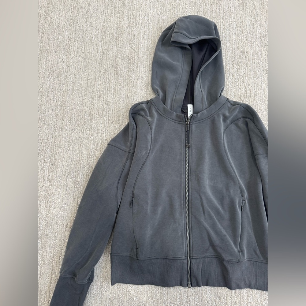 Lululemon zip up size 8 - Picture 4 of 5